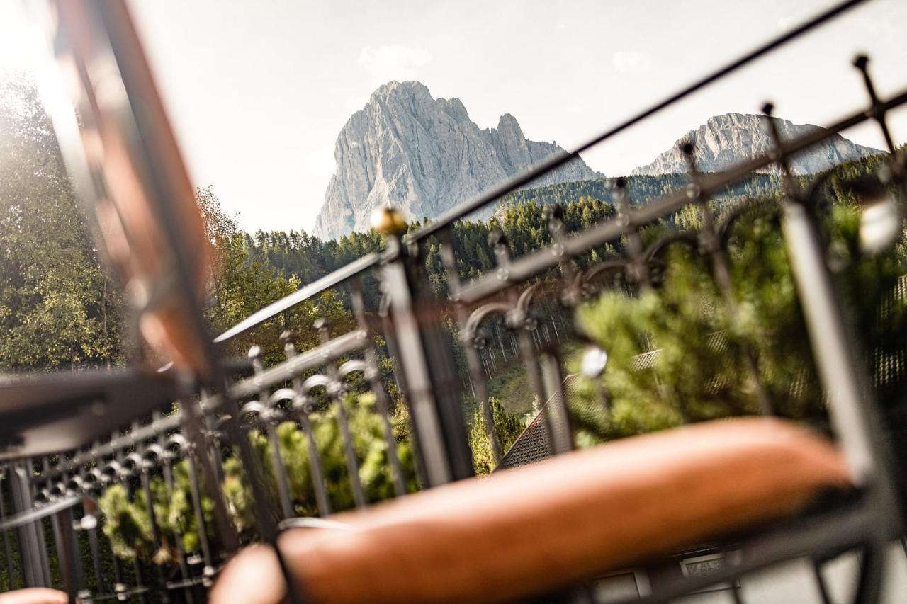 Boutique & Fashion Hotel Maciaconi - Gardenahotels Santa Cristina Val Gardena ภายนอก รูปภาพ