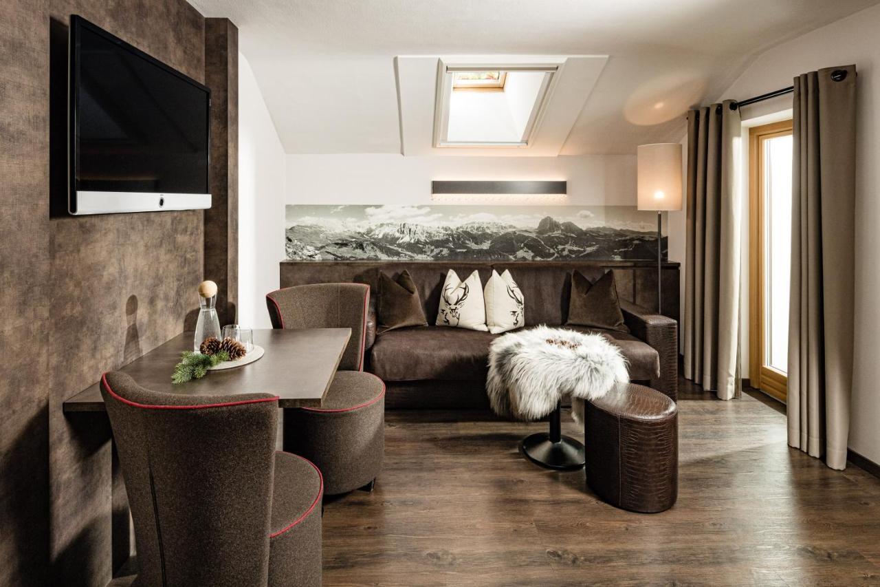 Boutique & Fashion Hotel Maciaconi - Gardenahotels Santa Cristina Val Gardena ภายนอก รูปภาพ