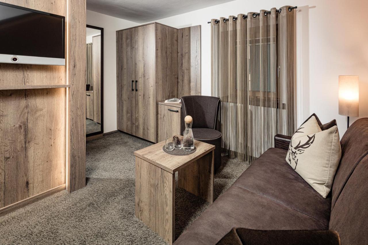 Boutique & Fashion Hotel Maciaconi - Gardenahotels Santa Cristina Val Gardena ภายนอก รูปภาพ