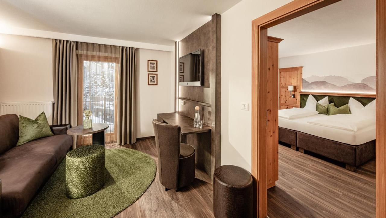 Boutique & Fashion Hotel Maciaconi - Gardenahotels Santa Cristina Val Gardena ภายนอก รูปภาพ