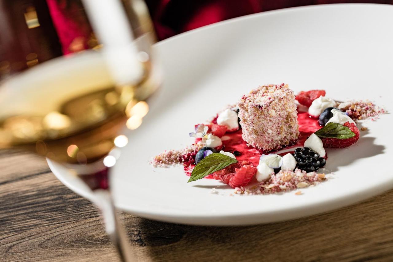 Boutique & Fashion Hotel Maciaconi - Gardenahotels Santa Cristina Val Gardena ภายนอก รูปภาพ