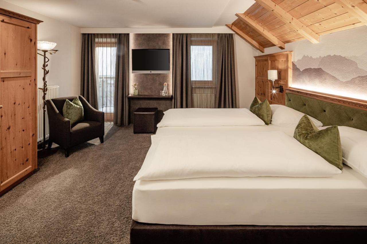 Boutique & Fashion Hotel Maciaconi - Gardenahotels Santa Cristina Val Gardena ภายนอก รูปภาพ