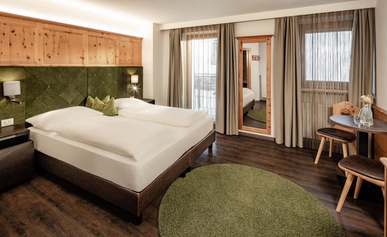 Boutique & Fashion Hotel Maciaconi - Gardenahotels Santa Cristina Val Gardena ภายนอก รูปภาพ