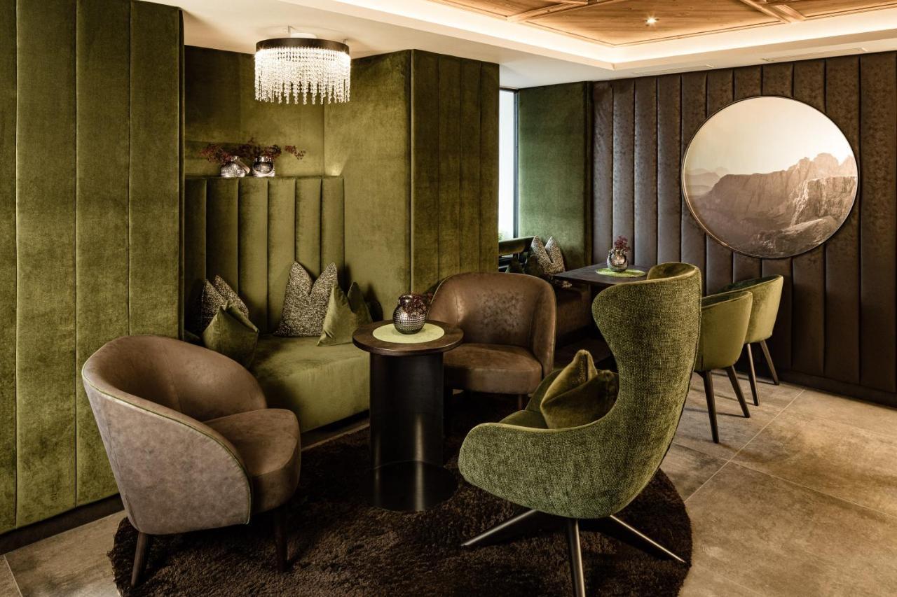 Boutique & Fashion Hotel Maciaconi - Gardenahotels Santa Cristina Val Gardena ภายนอก รูปภาพ