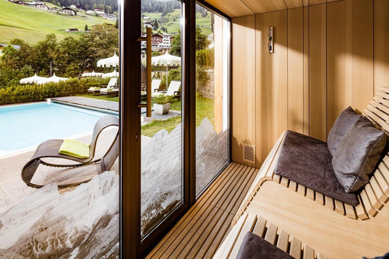 Boutique & Fashion Hotel Maciaconi - Gardenahotels Santa Cristina Val Gardena ภายนอก รูปภาพ
