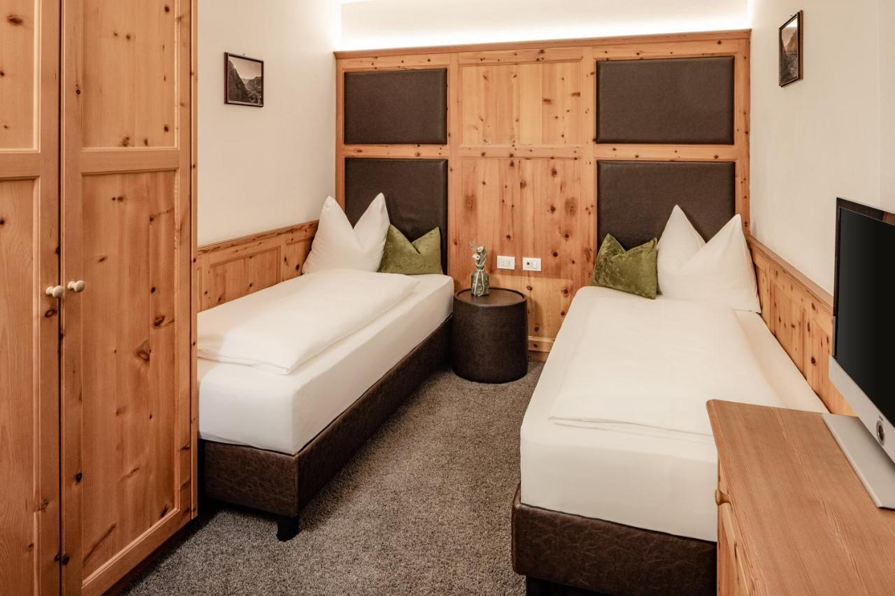 Boutique & Fashion Hotel Maciaconi - Gardenahotels Santa Cristina Val Gardena ภายนอก รูปภาพ