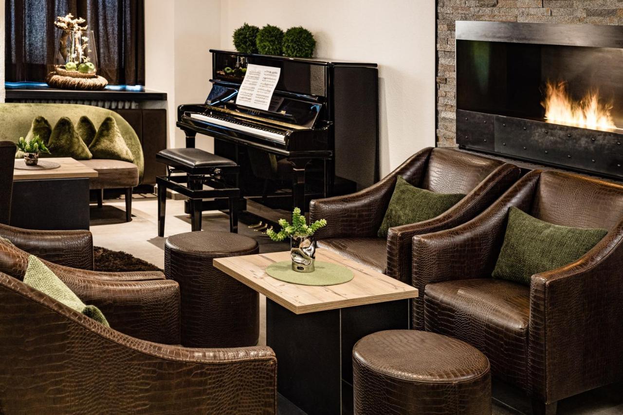 Boutique & Fashion Hotel Maciaconi - Gardenahotels Santa Cristina Val Gardena ภายนอก รูปภาพ